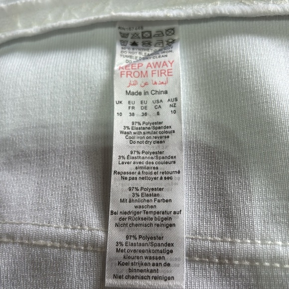 PrettyLittleThing Bandage Corset Crop,lace overlay,dip hem,bust cup,zipper back - Picture 8 of 11